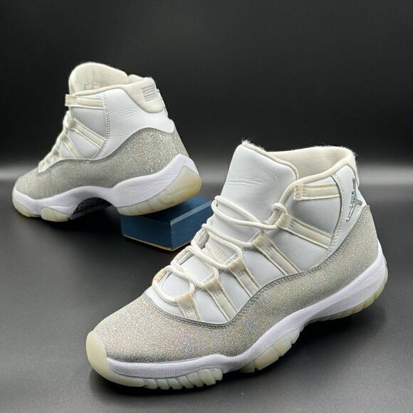 Wmns Air Jordan 11 Retro 'Vast Grey' - Picture 9 of 13